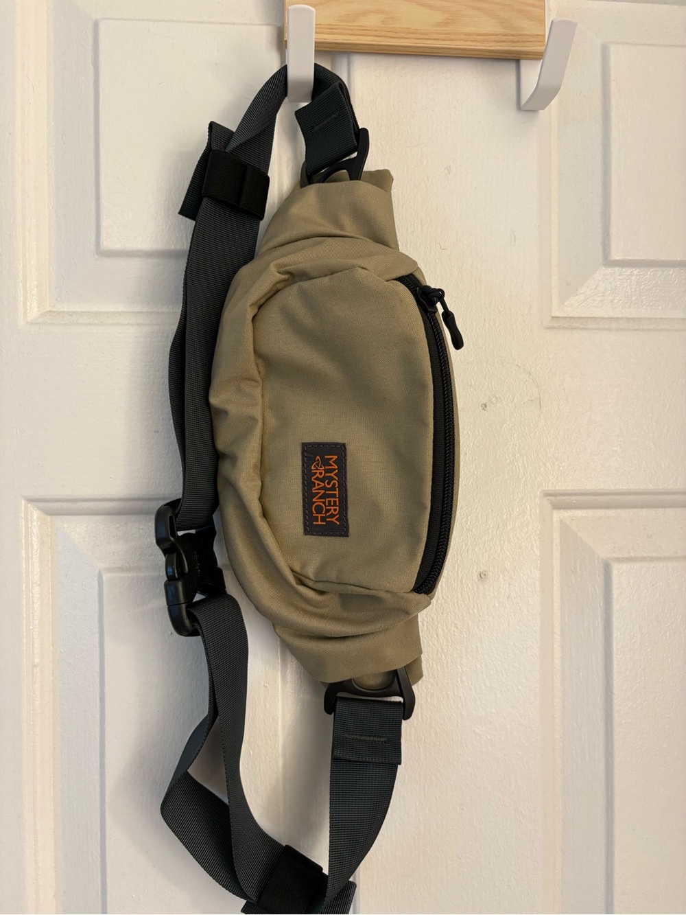 MYSTERY RANCH Khaki Waist Pack with Black Strap - Picture 2 of 3